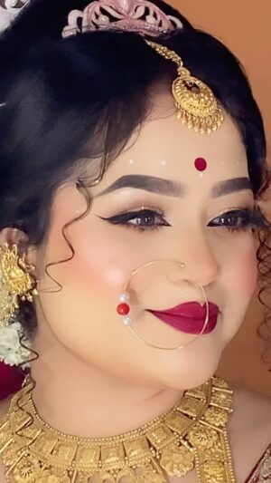 Moumita Tiya Mukherjee Instagram - Tu mere Dilme samayaa 😍❤️
#reels #viral #instagram #reelsinstagram #reelitfeelit #viralreels @yashi_barrick ❤️❤️