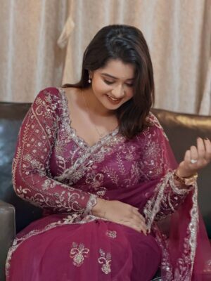 Mouna Guddemane Instagram - I don’t seek approval. I own presence.✨
______________________________________________
Outfit: @rentyourlook_by_chandangowda 
  @chandangowda_official