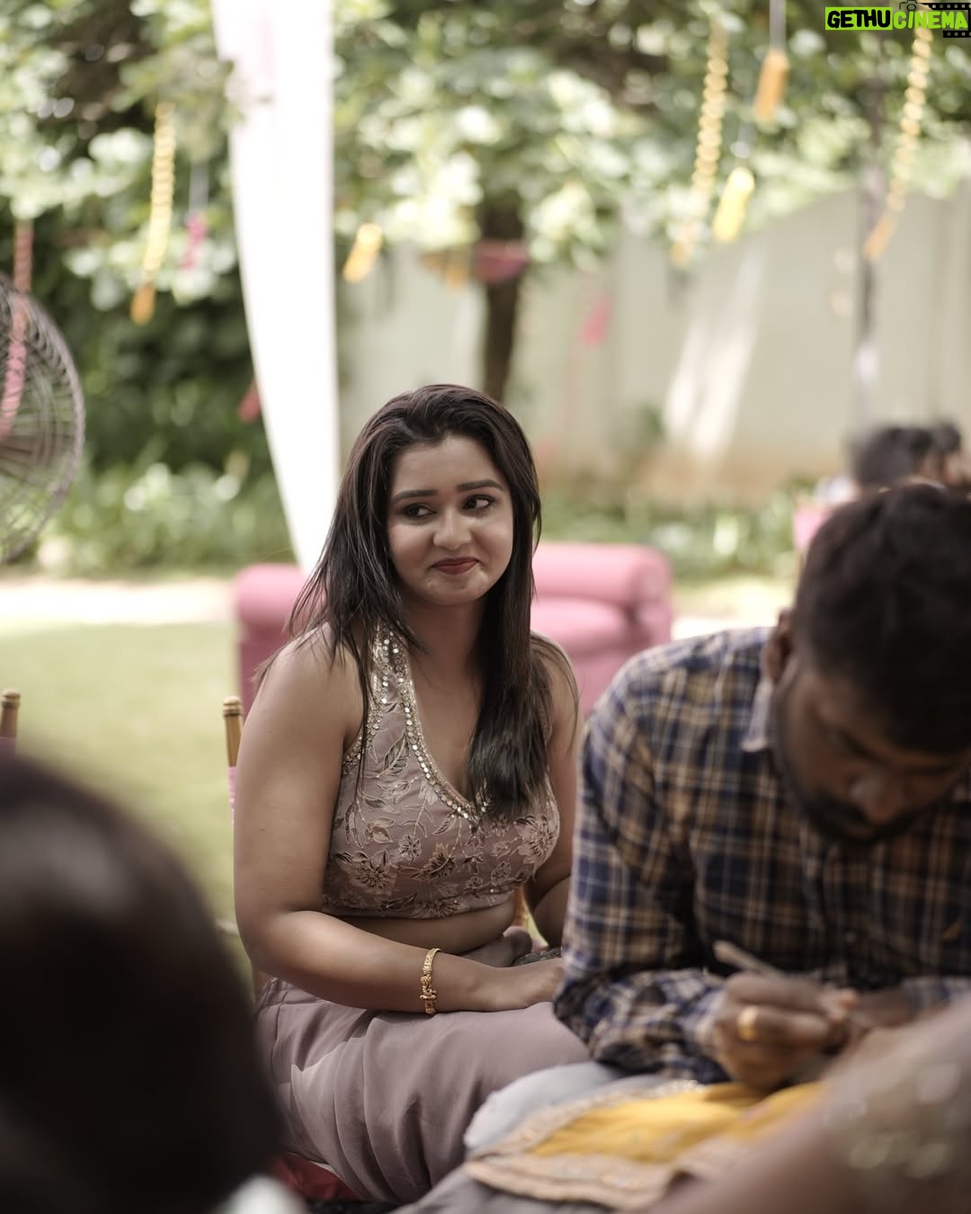 Mouna Guddemane - 258.9K Likes - “At my best friend’s wedding, I’m the chief laughter officer.”😂♥️
PC: @vivahatantra 
____________________________________________
#mouna #mouna_guddemane #madve #bestfriendsforever #charu #mehandi #instagram #instagood #instadaily #love #dance