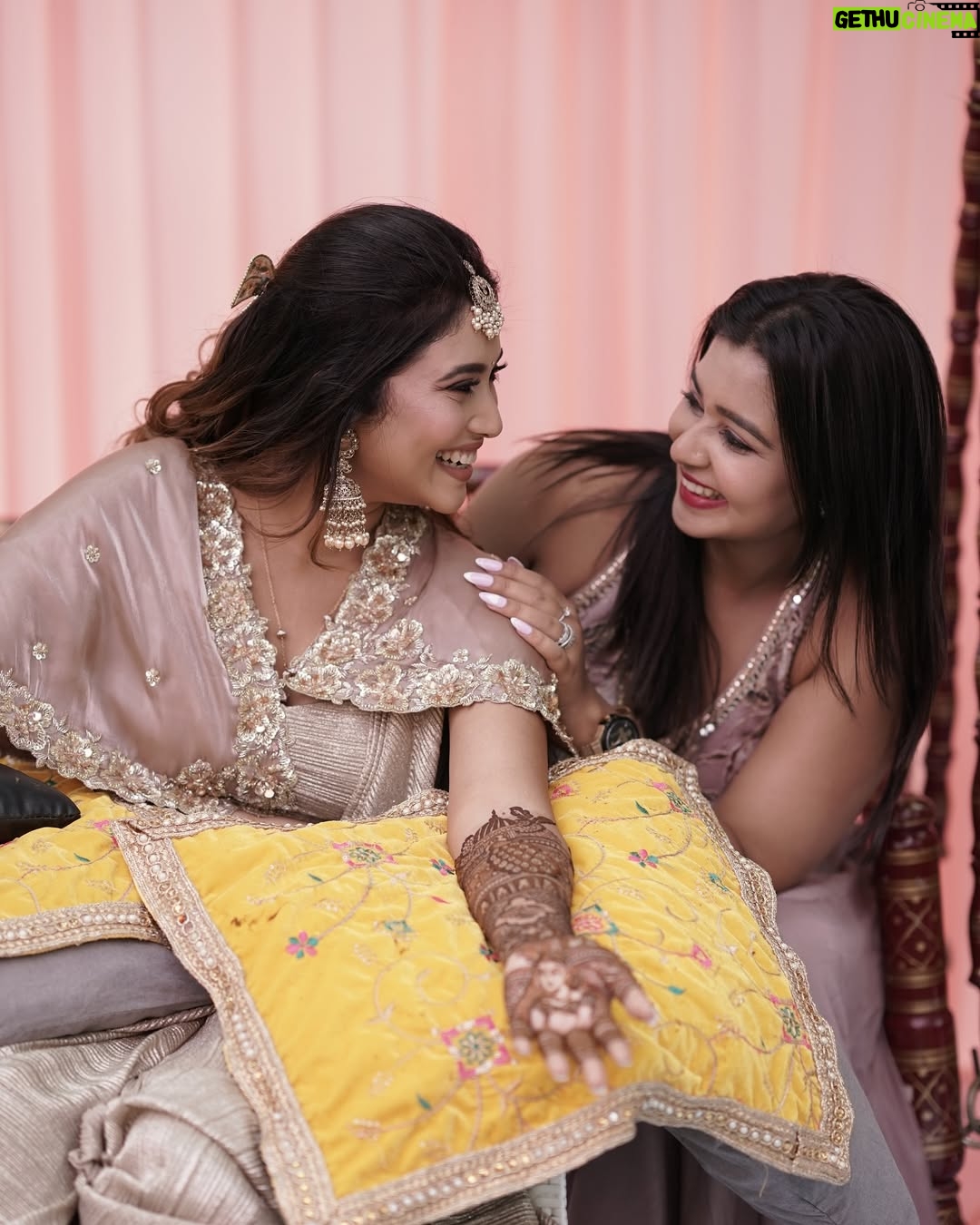 Mouna Guddemane - 258.9K Likes - “At my best friend’s wedding, I’m the chief laughter officer.”😂♥️
PC: @vivahatantra 
____________________________________________
#mouna #mouna_guddemane #madve #bestfriendsforever #charu #mehandi #instagram #instagood #instadaily #love #dance