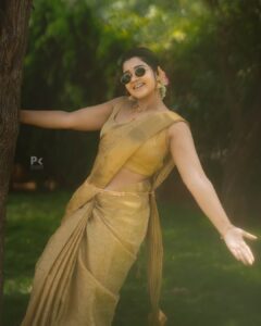 Actress Mouna Guddemane HD Photos and Wallpapers October 2025