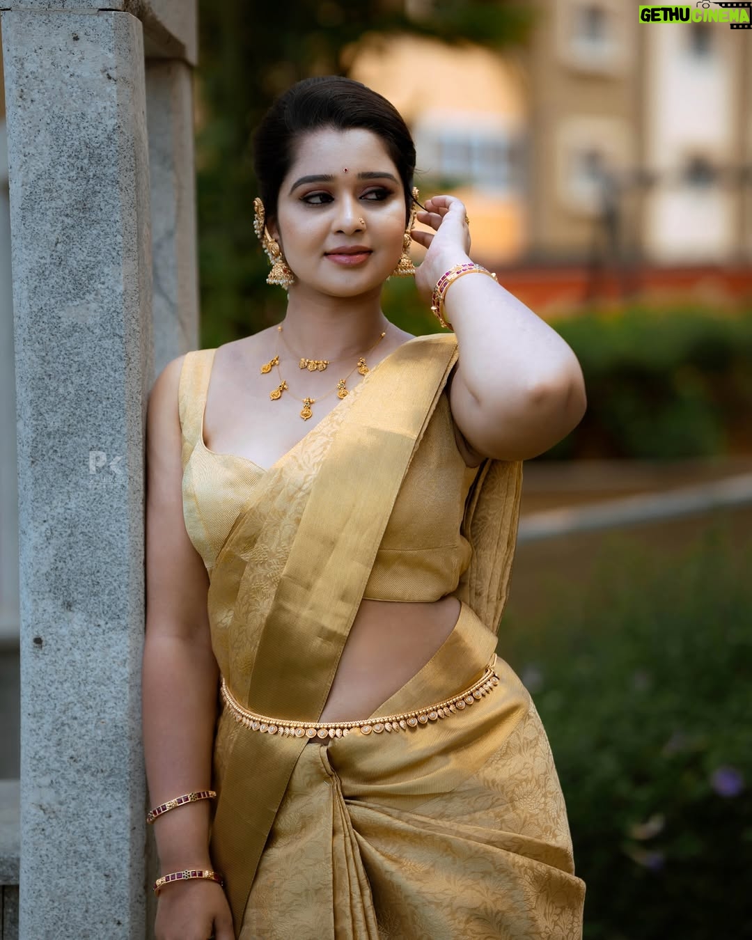 Mouna Guddemane - 69.6K Likes - Golden mood, graceful vibe ✨💛
Saree: @achchari_sarees 
Choker: @shimmerwithlove 
MUA: @makeup_by_manju_ 
Hairdo & styling : @makeover_with_manjula_ 
PC: @pkstudiophotography 
Designer : @rhythm_designer_studio 
.
.
.
#mouna #mouna_guddemane #charu #saree #ᴅʙᴏss #traditonal #kannadasong #kannada #trending #instagram #foryou #instagood