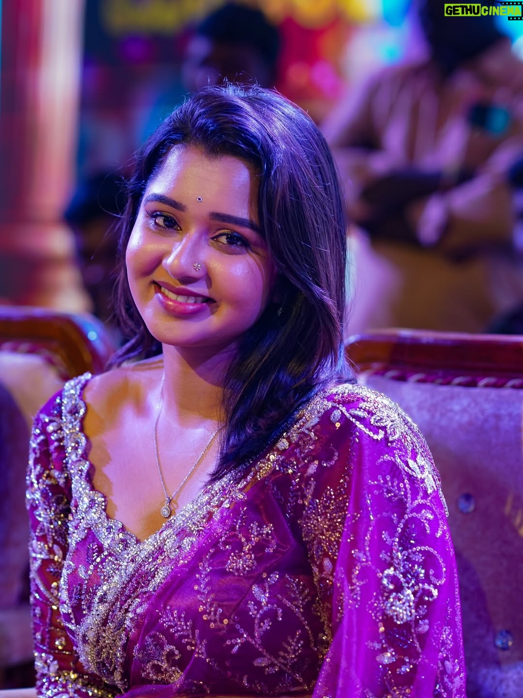 Mouna Guddemane - 74.5K Likes - Felt cute 🥰 
Outfit: @chandangowda_official 
  @rentyourlook_by_chandangowda 
.
.
.
.
.
#mouna #mouna_guddemane #saree #goodvibes #instagram