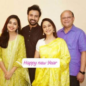 Mrinal Kulkarni Instagram - Wish you a great year ahead !!!