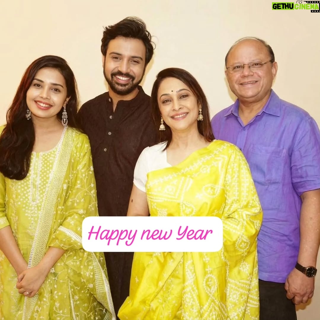 Mrinal Kulkarni - 3.9K Likes - Wish you a great year ahead !!!