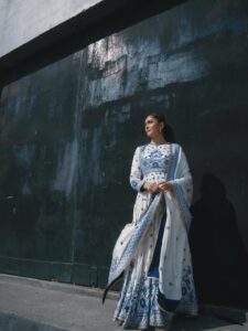 Actress Mrunal Thakur HD Photos and Wallpapers January 2026