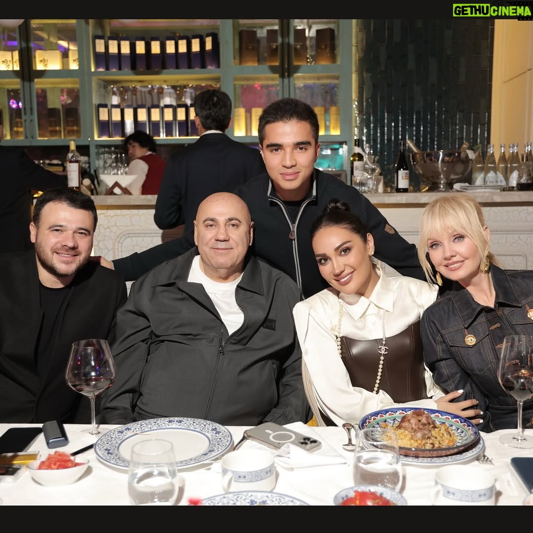 Munisa Rizaeva - 136.9K Likes - Emin Agalarovning tug‘ilgan kunidagi lavha. Aziz do‘stlarim, O‘zbekistonga xush kelibsiz ❤️
@valeriya @prigozhin_iosif @eminofficial @thegreateuropeanasian 

Фото со дня рождения Эмина Агаларова. Добро пожаловать в Узбекистан мои, дорогие друзья ❤️