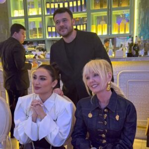 Munisa Rizaeva Instagram - Emin Agalarovning tug‘ilgan kunidagi lavha. Aziz do‘stlarim, O‘zbekistonga xush kelibsiz ❤️
@valeriya @prigozhin_iosif @eminofficial @thegreateuropeanasian
Фото со дня рождения Эмина Агаларова. Добро пожаловать в Узбекистан мои, дорогие друзья ❤️