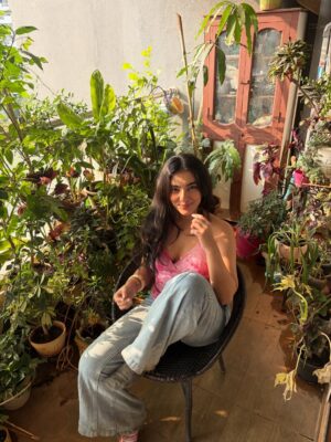 Muskaan Nayyar Instagram - 🙋♀️