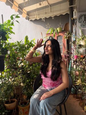 Muskaan Nayyar Instagram - 🙋♀️