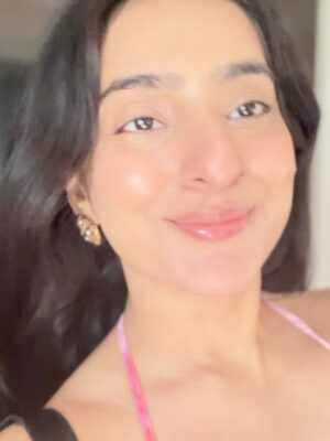 Muskaan Nayyar Instagram - 🙋♀️