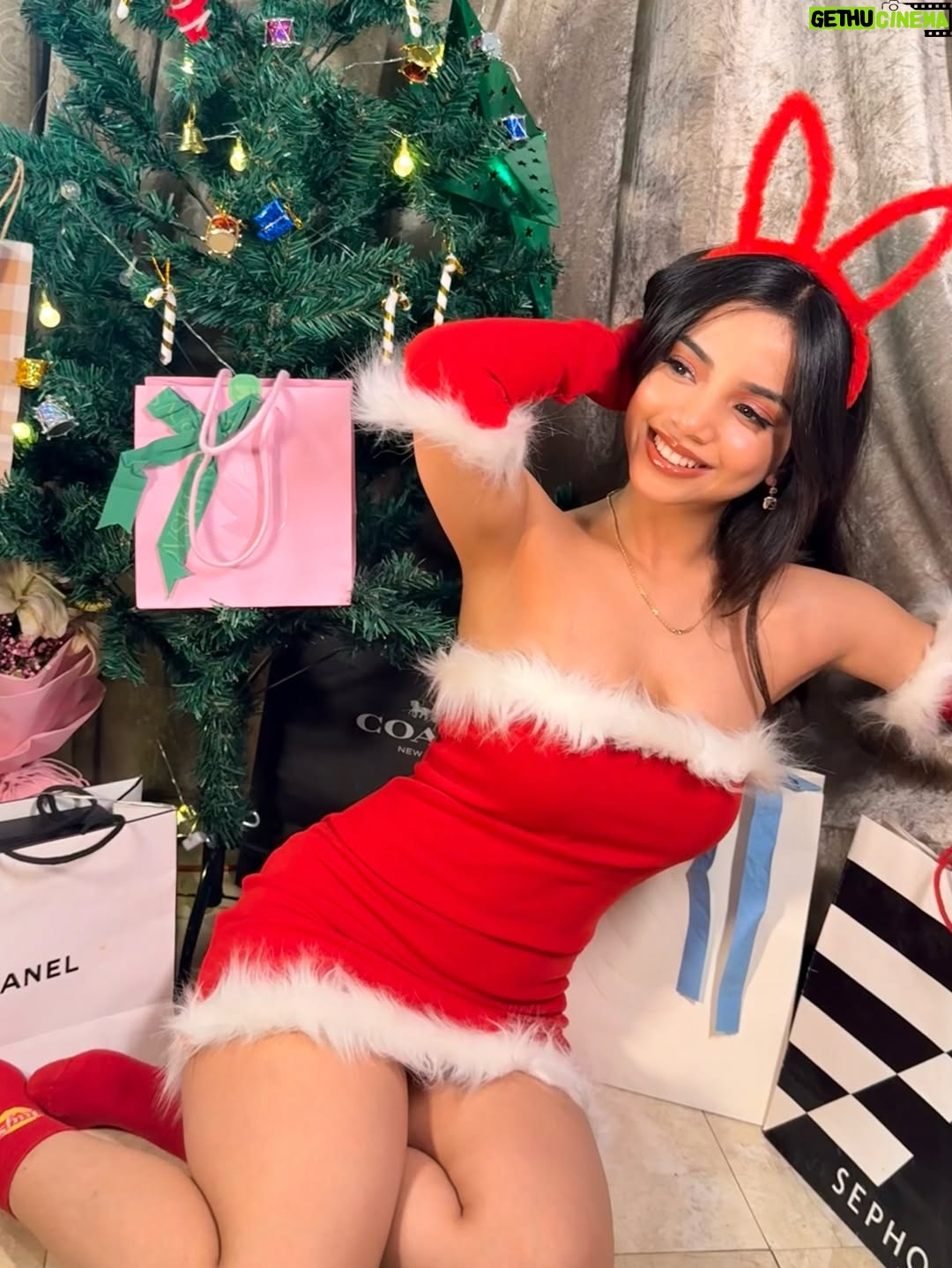 Muskan Karia - 58.3K Likes - what’s your 1 special wish to santa?👀❤️
#christmas
