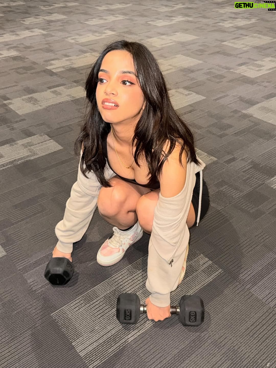 Muskan Karia - 59.5K Likes - pookie at the jim🎀
#gym #gymgirl