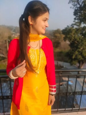 Muskan Thakur Instagram - 😍🧡😍
#ootd #punjabi #himachali #suit #girl #viral #trending #explore #muskan____thakur