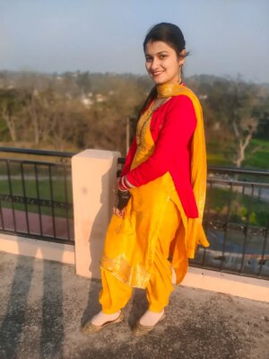 Muskan Thakur Instagram - 😍🧡😍
#ootd #punjabi #himachali #suit #girl #viral #trending #explore #muskan____thakur