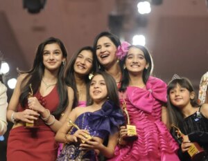 Myra and Kiara Instagram - With #mystarkids
#juniormissindia