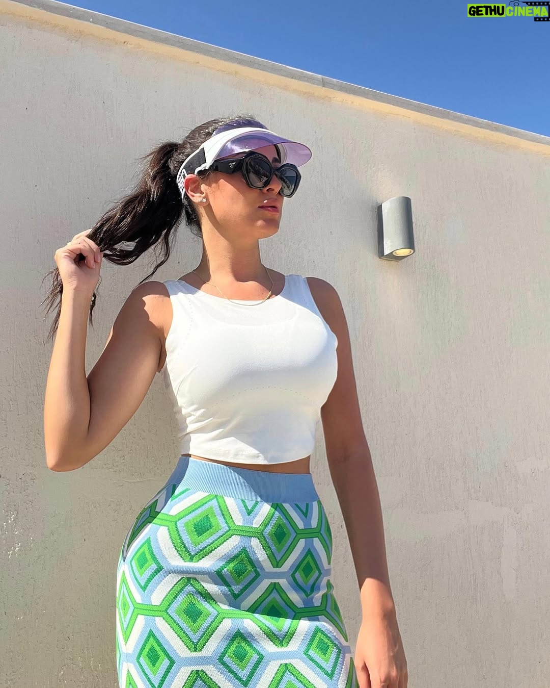 Myrna Nour El Din - 137.9K Likes - V A C A 🍍☀️🌊