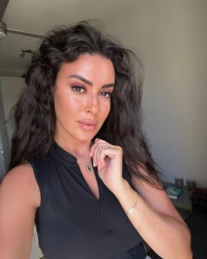 Myrna Nour El Din Instagram - 🏋🏻♀️🌊