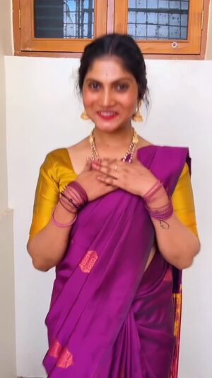 N S Manasa Gowda Instagram - Chanda chanda chanda Nan….?😜

#nsmanasagowda_official_ 
#monica #trend #dance #love #reelkarofeelkaro #insta #kannada #kannadareels #indian #karnataka #bangalore #frienship #friend #feel #feelings #viral #views #support #post