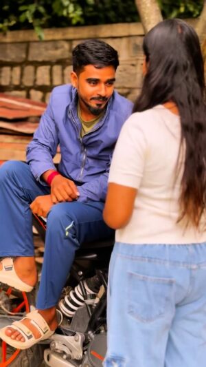 N S Manasa Gowda Instagram - ತಲೆ ಕೂದಲಿಗೆ ಏರ್ಪಿನ್ನ 😂😂😂##karnataka_focus #kannadadubsmash #kannadamusically