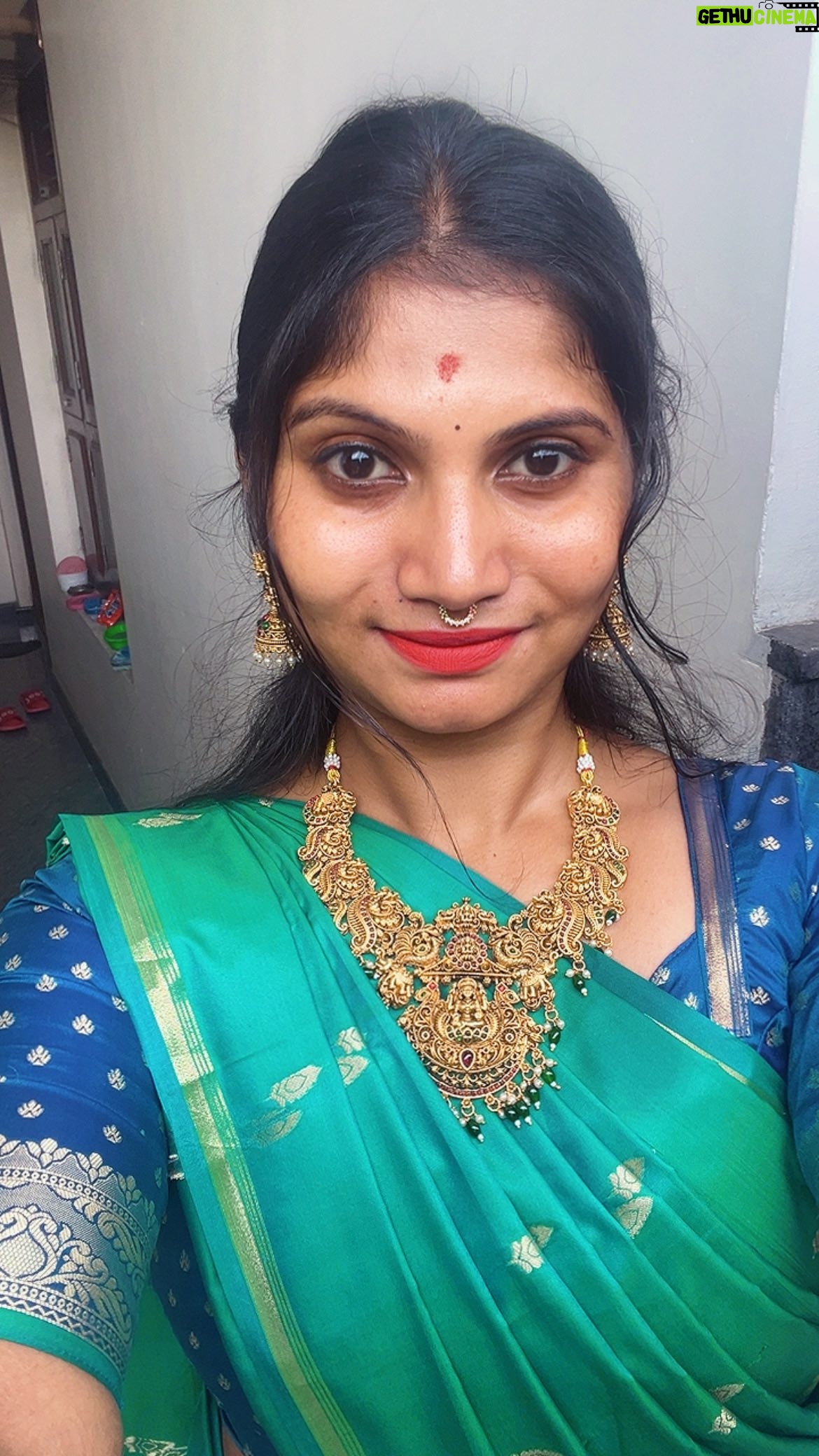 N S Manasa Gowda - 3.6K Likes - Old is always gold✨😀

#nsmanasagowda_official_ 
#tag #raitha #mandya #nature #viral #reelkaro #share #reelkarofeelkaro #love #viralreels #insta #support #followmefollowyou #instalove #trendy #trend #viralvideos