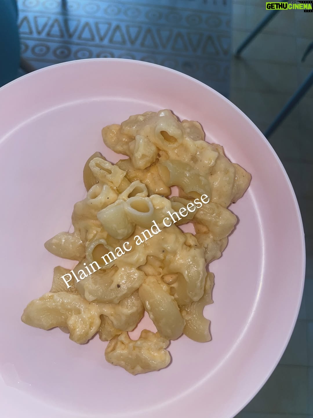 Nadia Aqilah - 867 Likes - Bayu’s chicken pox diaries and my new found love for daun semambu 🥹 Pertama kali jaga orang chicken pox (sama je perangai tak macam sakit pun 😂) but grateful this happens when I’m on my year end break 🥹 

Dah it’s a wrap for Bayu’s chicken pox. 5 days yang macam tabib 😂 Senja pulak some day eh 😌 Take care everyone xxx