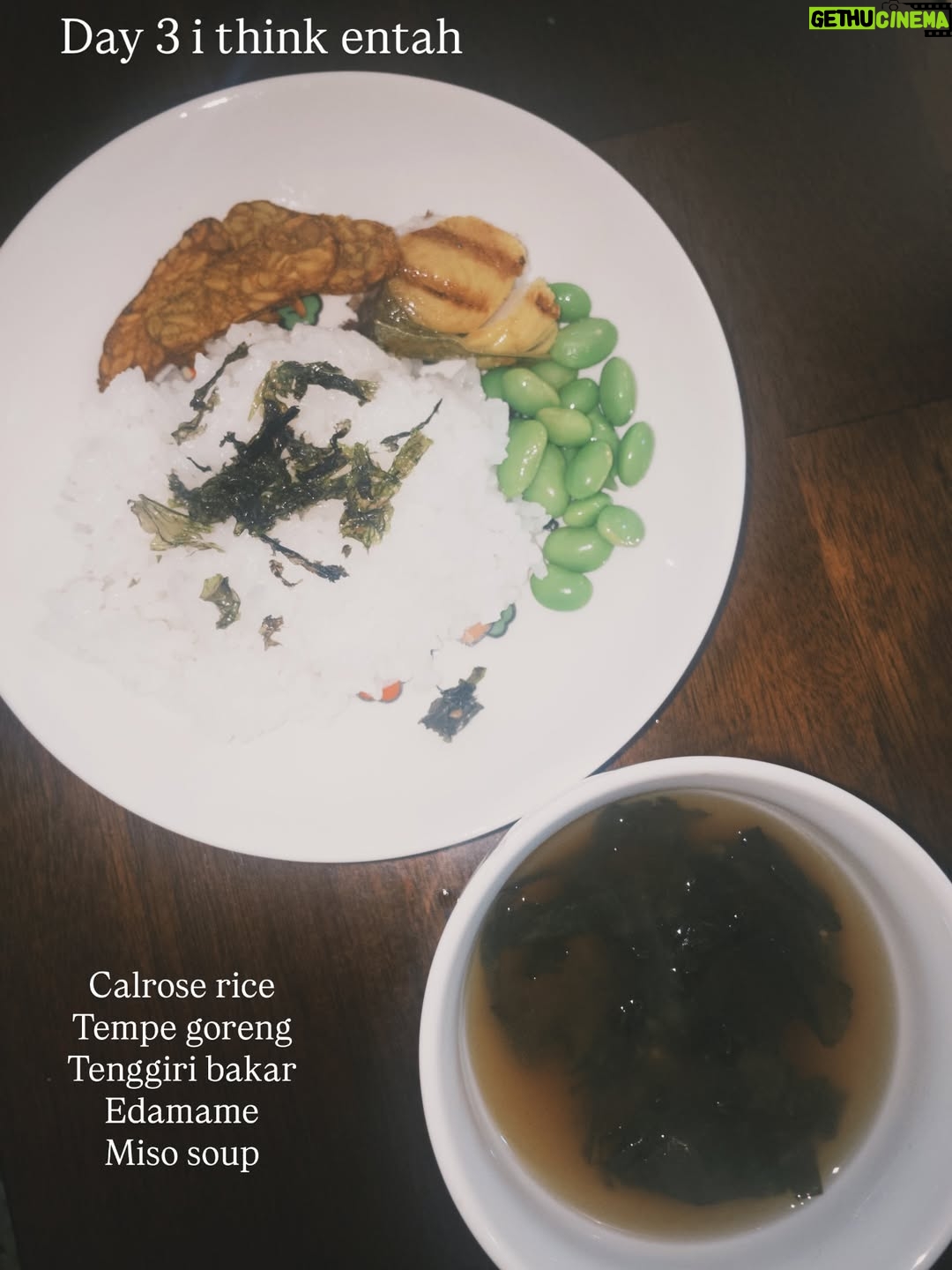 Nadia Aqilah - 867 Likes - Bayu’s chicken pox diaries and my new found love for daun semambu 🥹 Pertama kali jaga orang chicken pox (sama je perangai tak macam sakit pun 😂) but grateful this happens when I’m on my year end break 🥹 

Dah it’s a wrap for Bayu’s chicken pox. 5 days yang macam tabib 😂 Senja pulak some day eh 😌 Take care everyone xxx
