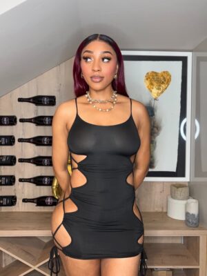 Nadia Nakai Instagram - It’s the SEASON lol! 😋

Hair from @sazzyhaircollection