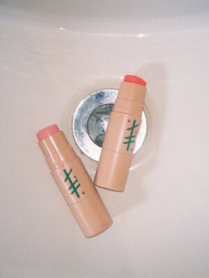 Nadia Nakai Instagram - A @naked.without baddie 😈

SHOP our blush sticks NOW! ☺️

VISIT our Kiosk at Mall of Africa!