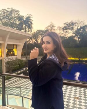 Nadine Das Instagram - #fyp #chilling #delhi #obroihotel