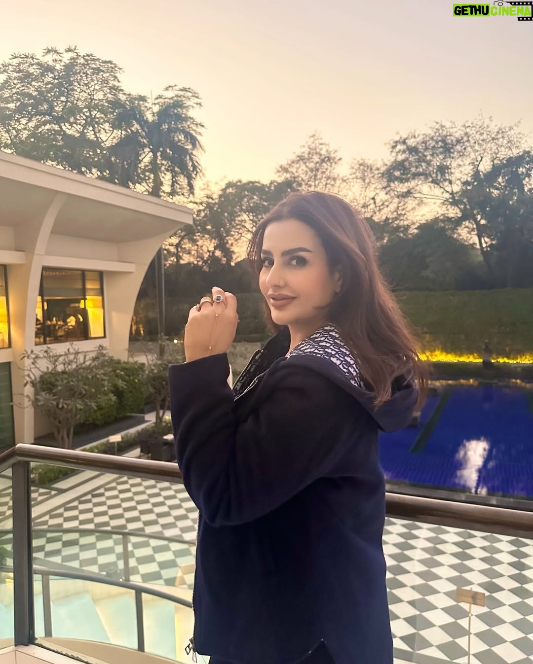 Nadine Das - 113 Likes - #fyp #chilling #delhi #obroihotel