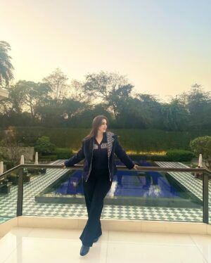 Nadine Das Instagram - #fyp #chilling #delhi #obroihotel