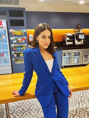 Naila Grrewal Instagram - Naila in a whole lot of नीला 💙
.
.
.
.
.
.
.
.
#photooftheday #photography #blue #ootd #thursday #mood #nailagrrewal