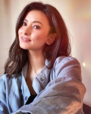 Namrata Shrestha Instagram - “You are the sky. Everything else—it’s just the weather.” 🤗🤍🌻💫
#haveagreatday #takecare #staysafe #inhale #exhale #breathe #letbreathe #dherai #maya #namrataashrestha
Hair and Mua : @sakil_kunwar @blissbysakilkunwar