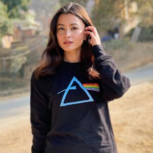 Namrata Shrestha Instagram - Never give up on yourself and you will never give up others🌼🤍! #goodmorning #haveagreatday #takecare #dherai #maya
