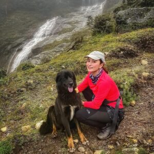 Namrata Shrestha Instagram - Goodmorning🌻! My friend Bally says #hello 🐶... #mountains #waterfall #naturephotography #haveagreatday #takecare #dherai #maya #namrataashrestha