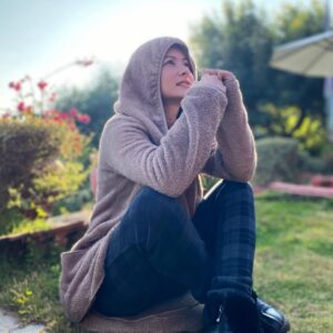 Namrata Shrestha Instagram - Don’t think. Look! 🌼
📸: @saruk_tamrakar 🤍 #goodmorning #haveagreatday #takecare #dherai #maya #namrataashrestha
