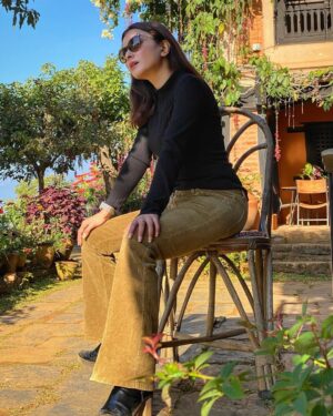Namrata Shrestha Instagram - Feel the Feelings🤍. Drop the Story🌻! #goodmorning #haveagreatday #takecare #dherai #maya #namrataashrestha