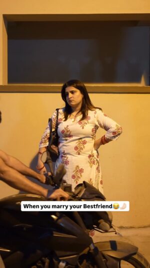 Namrita Kour Instagram - Yeh best friend se shaadi ka glow nahi, @himalaya_facecare ke turmeric serum ka hai.

#Himalaya #HimalayaTurmericSerum #NaturalGlowingSkin #TurmericSerumfaceSerum