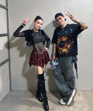 Nan Su Yati Soe Instagram - #merrychristmas to you all #backstage #chrismaseve Concert #singing #ootd