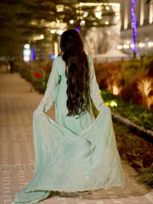 Nancy Arora Instagram - Aisa Kya Likhun Ke Tere Dil Ko Tasalli Ho Jaaye
Kya ye Batana Kaafi Nahi Ke Meri Zindagi Ho Tum ❤️ @inancyarora 

suit by @jaipurblossom 💚

.
.
.
#inancyarora #ᴛʀᴇɴᴅɪɴɢpost #instagram #fashion #like4like