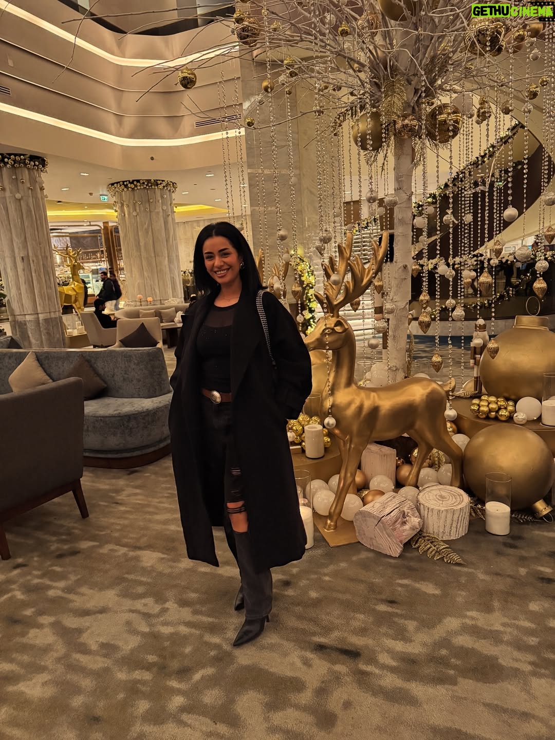 Nancy Salah - 7.3K Likes - ⁨	⁨	⁨	فرحانه وفخوره بنفسى وسقفتلها وقولتلها ايه شطارتك وحلاوتك دى وقولتلى كمان ما شاء الله عليكى يابنتى ربنا يحميكى ويحفظك . على دور شريفه 😁 وعلى كل حاجه شفتها وعديتها وكل شر كنت قابلته بخير وكل موقف ساب فيا علامه وكملت وكل وقت وقعت وقوّمت بفضل ربنا ولسه بعافر ومكمله .الحمدلله دائما وابدا 🤲.
شكرًا يارب انك ديما معايا وبحبك اوى 🤲❤️ .

عايزه اشكر كل واحده واحدة حبايبي واخواتى وجمهورى الجميل على كلامكم وتقديركم ليا ومبسوطه اوى ان دورى فى #٢_قهوه #شريفة عجابكم ويارب ديما عن حسن ظنكم بيا بحبكم اوى اوى اوى .❤️ وكل سنه واحنا كلنا طيبين وبخير وصحه وسلامه وعافيه سنه سعيده عليكم جميعا باذن الله 🎄❤️🤲⁩⁩⁩