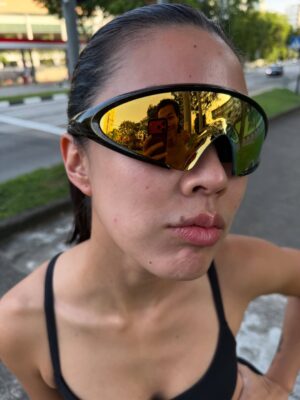 Naomi Yeo Instagram - If you cannot, you must can 🤡

Swore I’d never do a half-marathon again but here I am training for next year’s 😬 

Also, these @oakleysea’s are soooooo slayyyy?!?! I love them! 😎