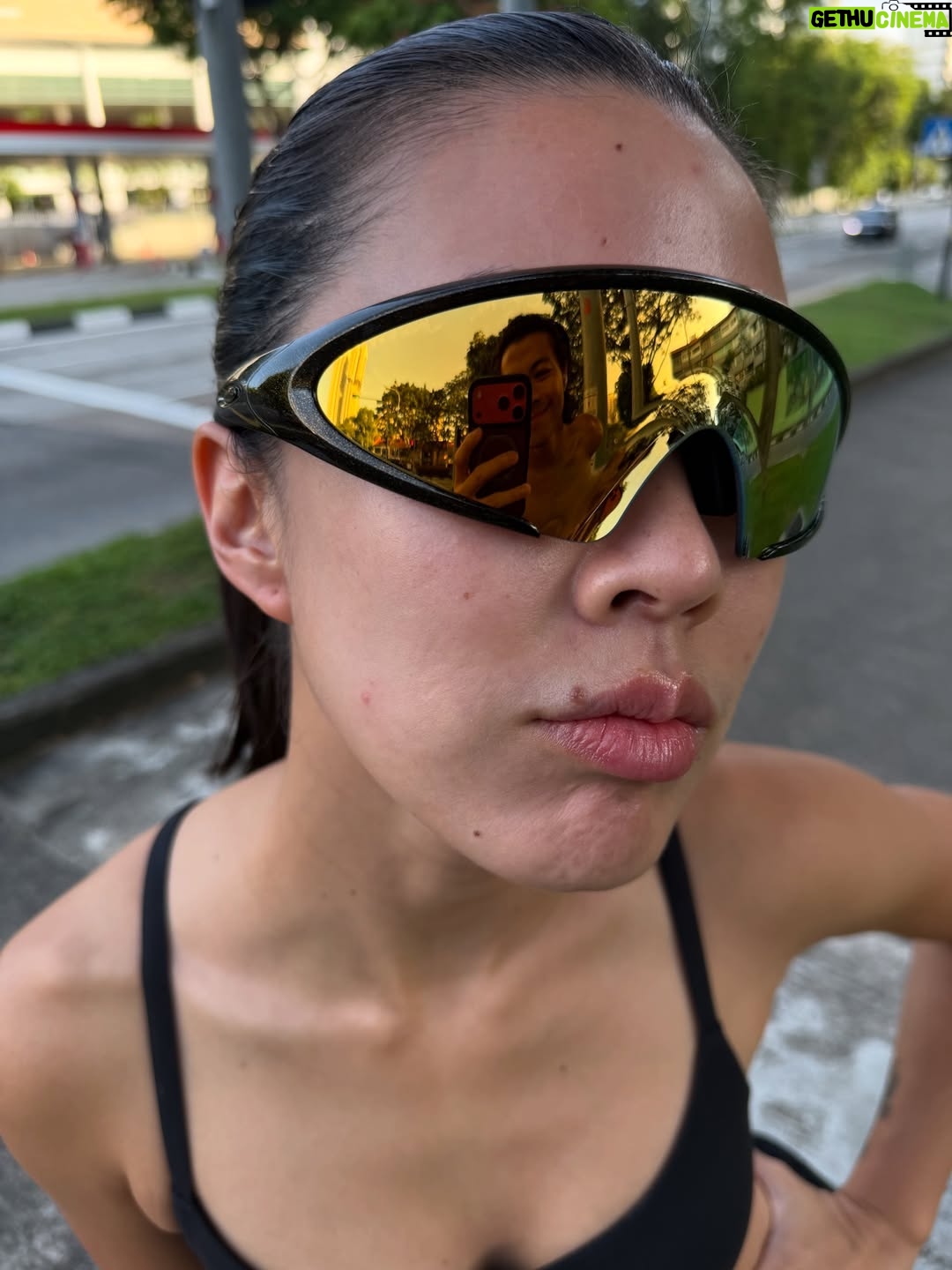 Naomi Yeo - 3.3K Likes - If you cannot, you must can 🤡

Swore I’d never do a half-marathon again but here I am training for next year’s 😬 

Also, these @oakleysea’s are soooooo slayyyy?!?! I love them! 😎
