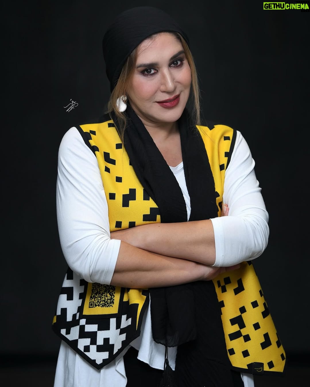 Nasim Adabi - 8.3K Likes - عکس های بعد از اجرای نمایش عامدانه عاشقانه قاتلانه
#رویا_میرعلمی #گیتی_قاسمی #نسیم_ادبی #تئاتر#بازیگران_زن #بازیگران_زن_ایرانی #ساناز_بیان #عاشقی_کردن_روی_صحنه_تئاتر#عامدانه_عاشقانه_قاتلانه #زن#زنانگی#مادرانگی#زندگی_در_نقش 
@soroushmn_