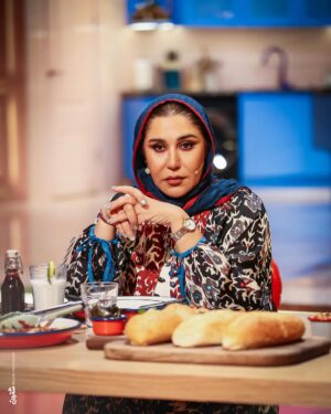 Nasim Adabi Instagram - ممنون از این همه استقبال عشق و انرژی و مهربونیتون
واقعا دوستتون دارم❤️❤️
و ممنون ارز چهرک عزیزم برای طراحی عالی و مناسبش💕
@chehraknarimani