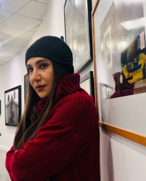 Nasim Adabi Instagram - مجموعه عکس ها و نقاشی های هنرمندان عزیز در گالری تابستان در خانه هنرمندان(این نمایشگاه تا دوشنبه برگزار میباشد)
ضمنا این بافت زیبا کار دوستان عزیزم (مهر باف)
میباشد
مهرباف جمعی زنانه است که از سال ۱۳۹۱  فعالیت خودش رو در جهت کارآفرینی و توان‌افزایی و همینطور آموزش زنان آغاز کرده و بیش از ۴۰ زن در اين  محموعه كار ميكنند
@mehrbaf 
#خانه_هنرمندان_ایران #گالري_تابستان#محمود_كلاري #فرهاد_آئیش #مصطفي_آل_احمد #تورج_اصلاني #هومن_بهمنش#پانته_آ_بهرام #نازنين_بياتي #مهدي_پاكدل #ناصر_تقوايي#كتايون_رياحي #صيف_الله_صمديان #محمد_علي_سجادي #عباس_كيارستمي#نيكي_كريمي#مسعود_کیمیایی #حميد_جبلي#هوشنگ_گلمکانی #ساعد_نيك_ذات #تهمينه_ميلانى #رضا_كيانيان #ژاله_کاظمی #مهتا_محدث#نسيم_ادبي#نقاشي#عكاسي