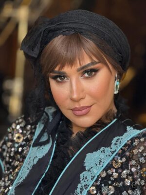 Nasim Adabi Instagram - تولدی دیگر❤️
ممنون از رفیق هنرمندم مریم رهنما 
و چهرک نریمانی آرتیست و باسلیقه
ممنون از تمام شاگردا و دوستان و همکاران عزیرم بخاطر تبریک تولد و استوری و پیام و …..
کاش می‌شد و میتونستم جواب این همه عشق رو بدم
واقعا من خوشبخت ترین دختر دنیام با وجود این همه رفیق درجه یک که عاشقانه ‌مهر میورزن❤️
بمونین برام
دوستتون دارم❤️
#نسیم_ادبی #بازیگران_ایرانی #بازیگر_زن#تئاتر#سینما#سریال#تولدی_دیگر #زندگی#عشق#رفیق#رفاقت#داشتن_دوستای_خوب_به_داشتن_کل_دنیا_می_ارزه#مریم_رهنما#چهرک_نریمانی 
@maryamrahnama__ 
@chehraknarimani