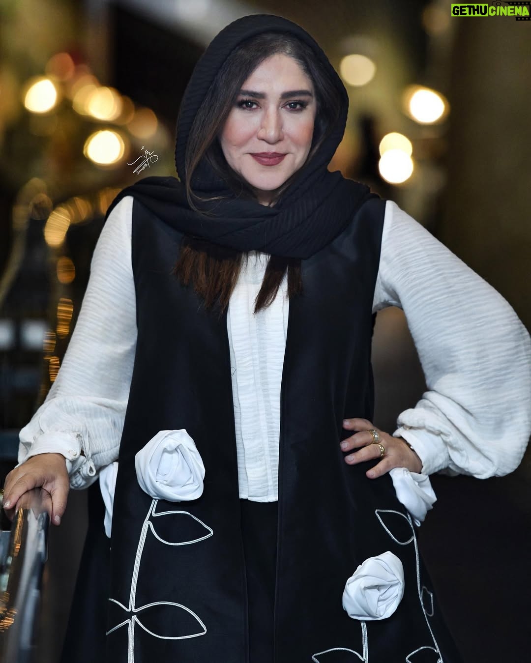Nasim Adabi - 7.9K Likes - اکران مردمی فیلم سینمایی لختگی در پردیس ملت
#نسیم_ادبی#بازیگر#بازیگر_زن#تئاتر#سینما#فیلم_سینمایی#لختگی#ماسال

@soroushmn_ 📷