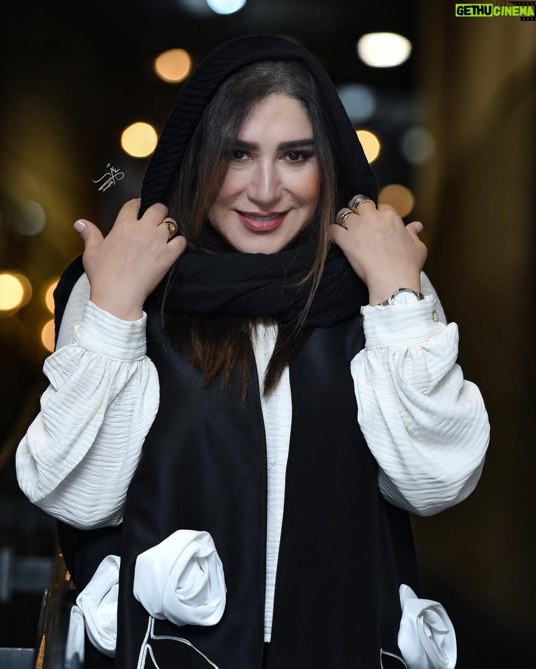 Nasim Adabi - 7.9K Likes - اکران مردمی فیلم سینمایی لختگی در پردیس ملت
#نسیم_ادبی#بازیگر#بازیگر_زن#تئاتر#سینما#فیلم_سینمایی#لختگی#ماسال

@soroushmn_ 📷
